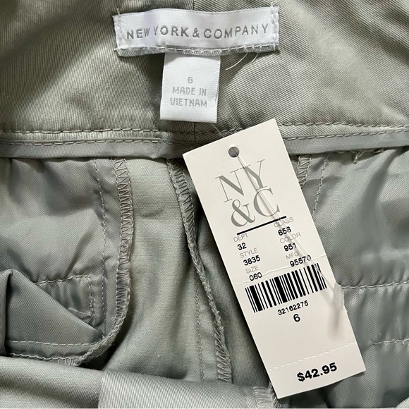 New York & Company NWT Women’s Stretch Straight-Leg Crop Pants, Size 6, Light Gr - Picture 4 of 7